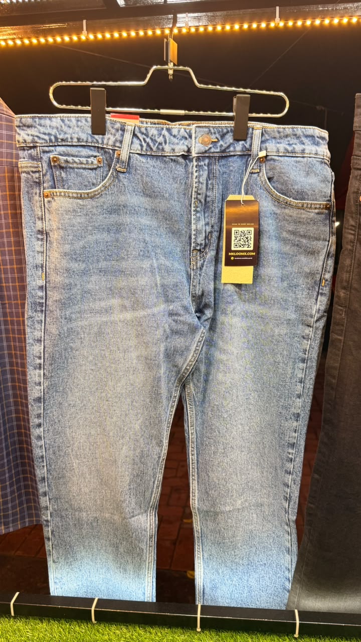 Levis Straight Jeans - Light Blue