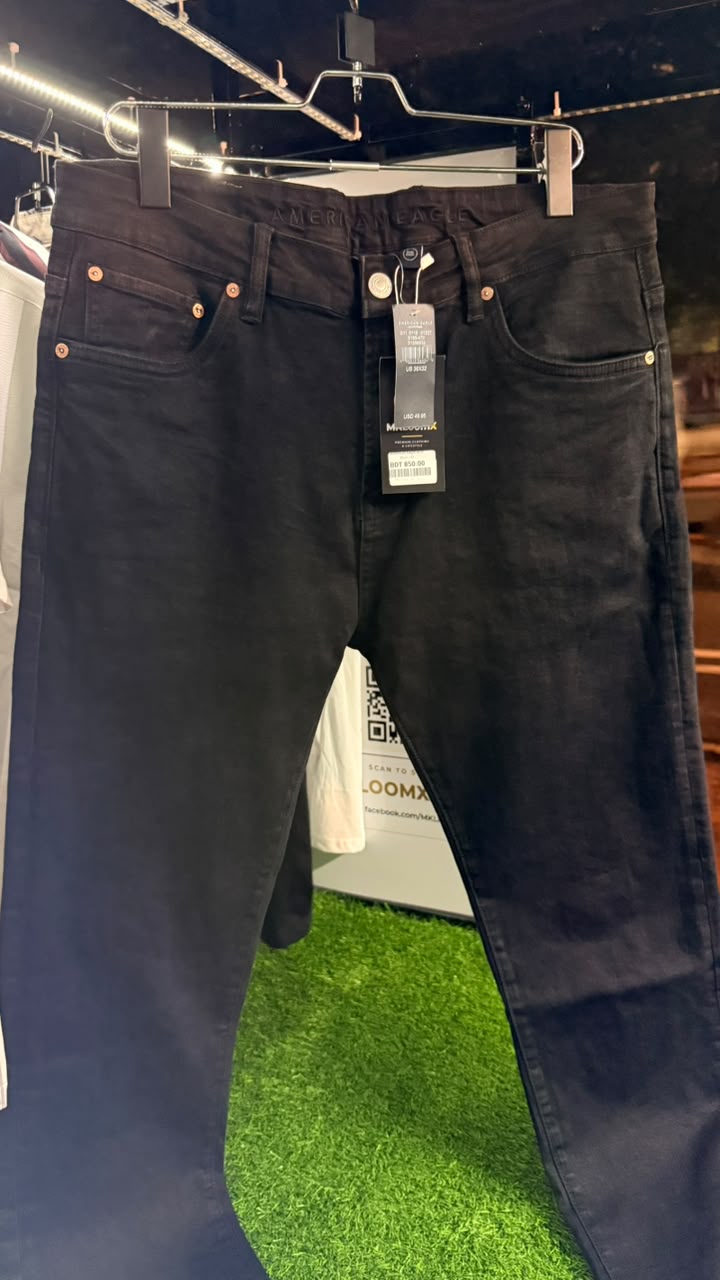American Eagle Slim Straight Jeans